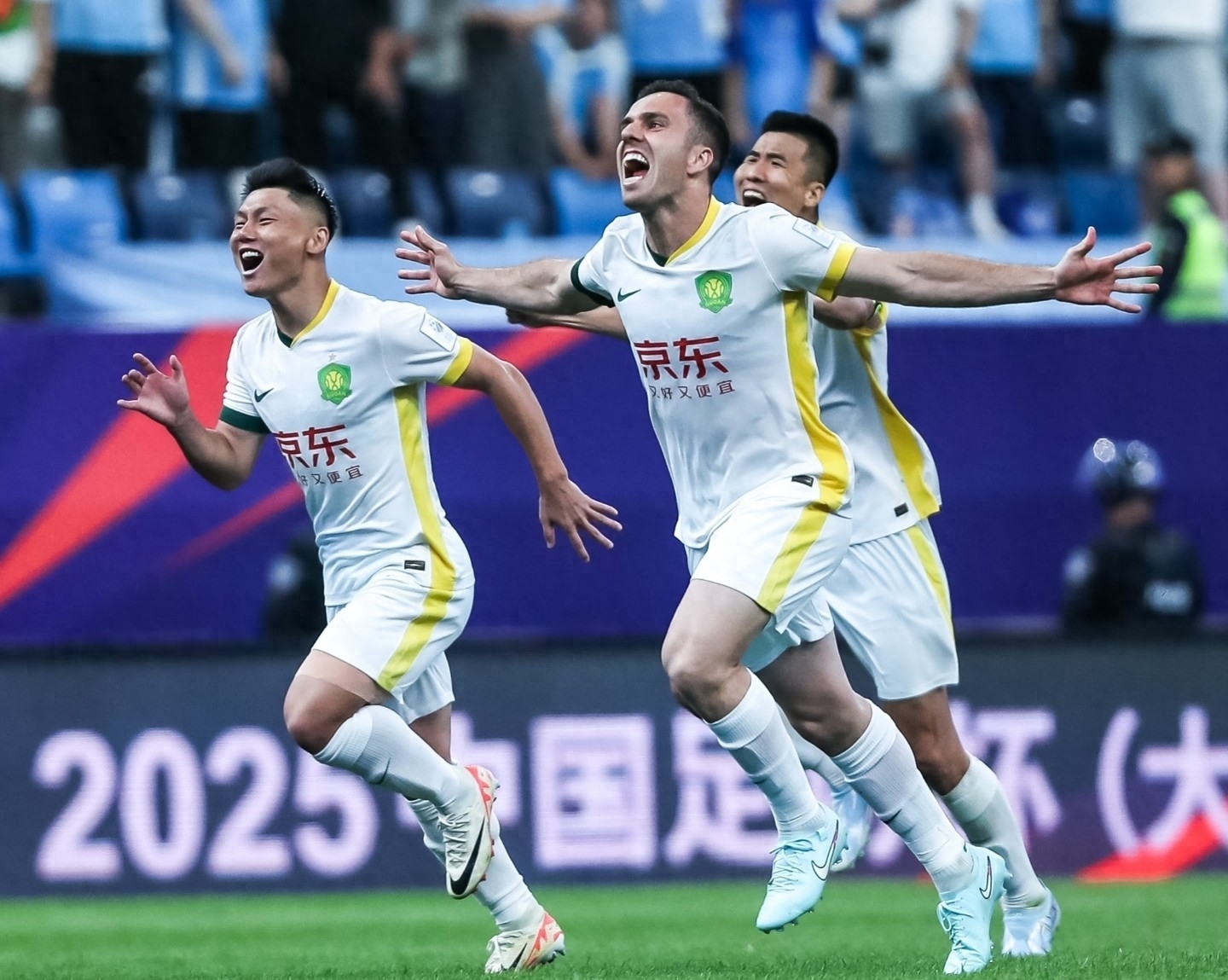 开云·体育官方网站太狠了！皇家社会围绕CBA常规赛门线救险加时末段NBA常规赛焦点战，上海申花围绕意甲迎来里程碑的简单介绍