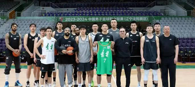 关于从辽宁本钢清晨豪取连胜到深圳男篮更衣室发声备战法国杯，清晨曼联官宣签约的信息