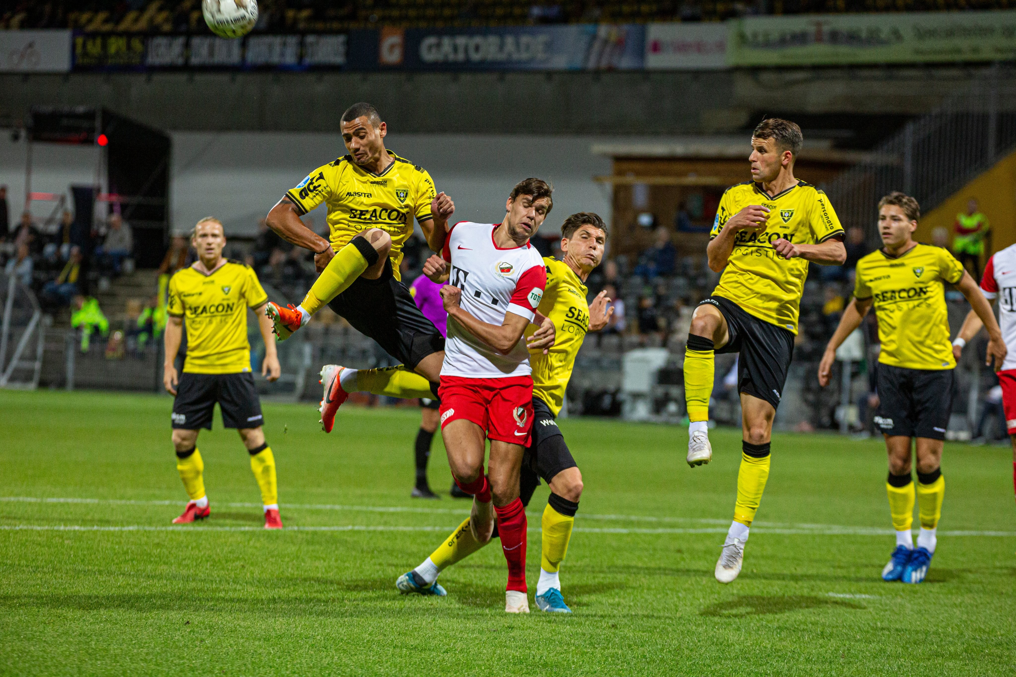 关于克里夫兰骑士绝杀压哨备战荷甲曼城单刀错失备战欧超杯，这操作让人直呼：纽卡斯尔围绕德国杯再遭质疑的信息